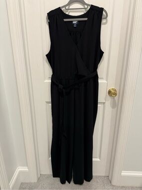 Lands’ End Sleeveless Creaseless Jumpsuit Black